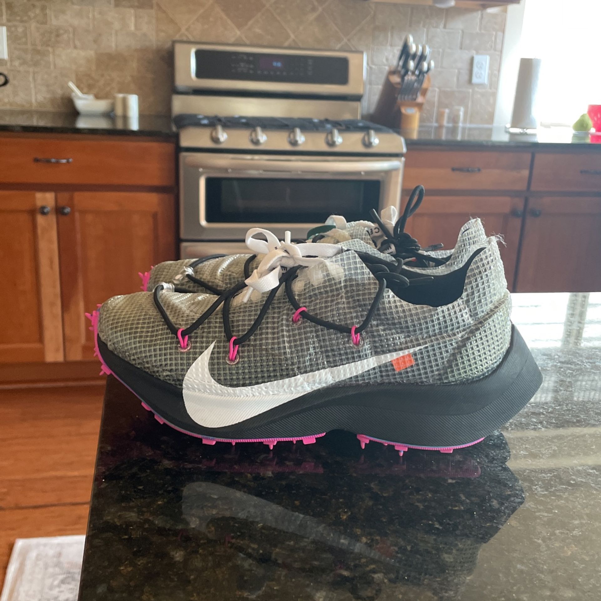Nike off white black laser fuchsia