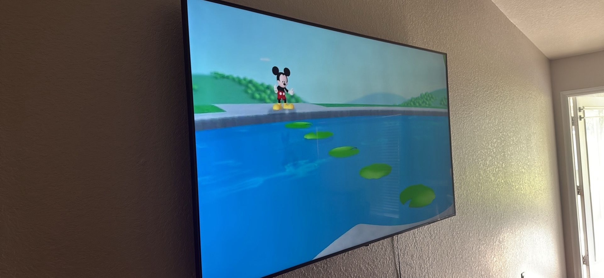 82 In LG Smart 4K UHD