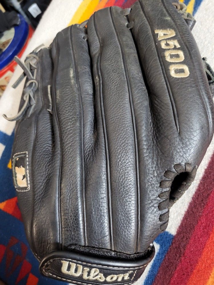 Used Wilson Baseball Outfil Glove A500 11 1/2  AD500BB115XX