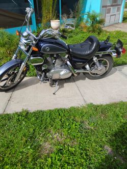 kawasaki Vulcan 1500 motorcycle