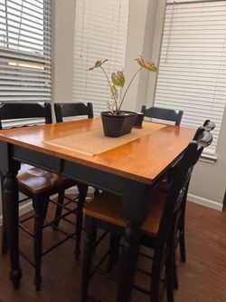 High dinning set with 5 chairs