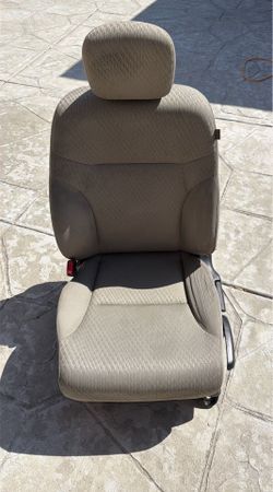 2015 Honda civic driver seat with airbag, $1 ( make an offer and pick up )