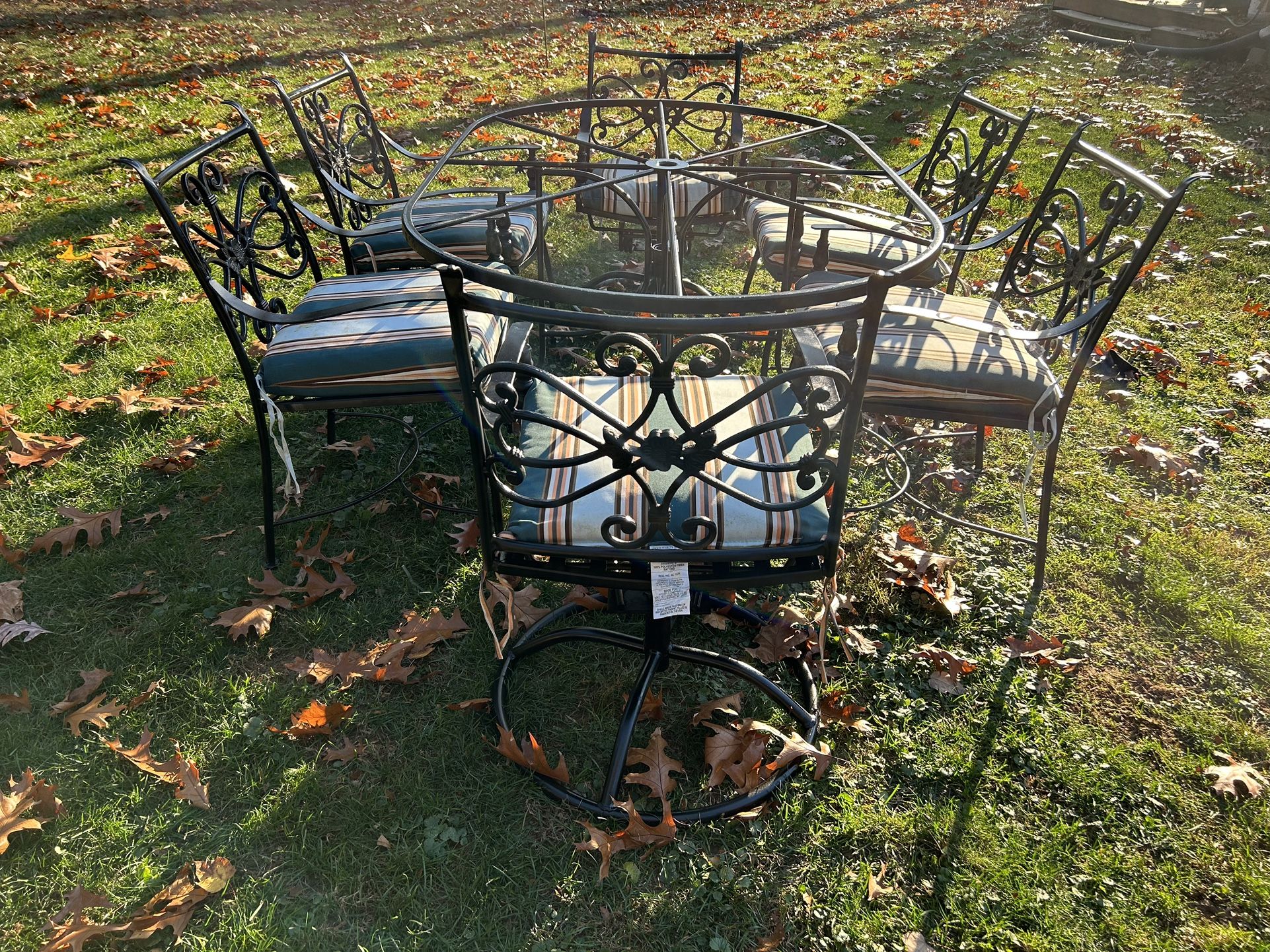 Gorgeous Heavy Wrought Iron Patio Set Large Table, Chairs **