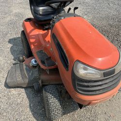 Riding Lawnmower 