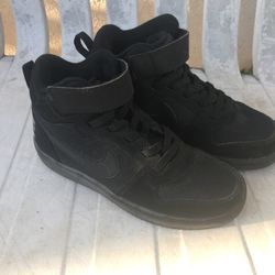 Boys Nikes