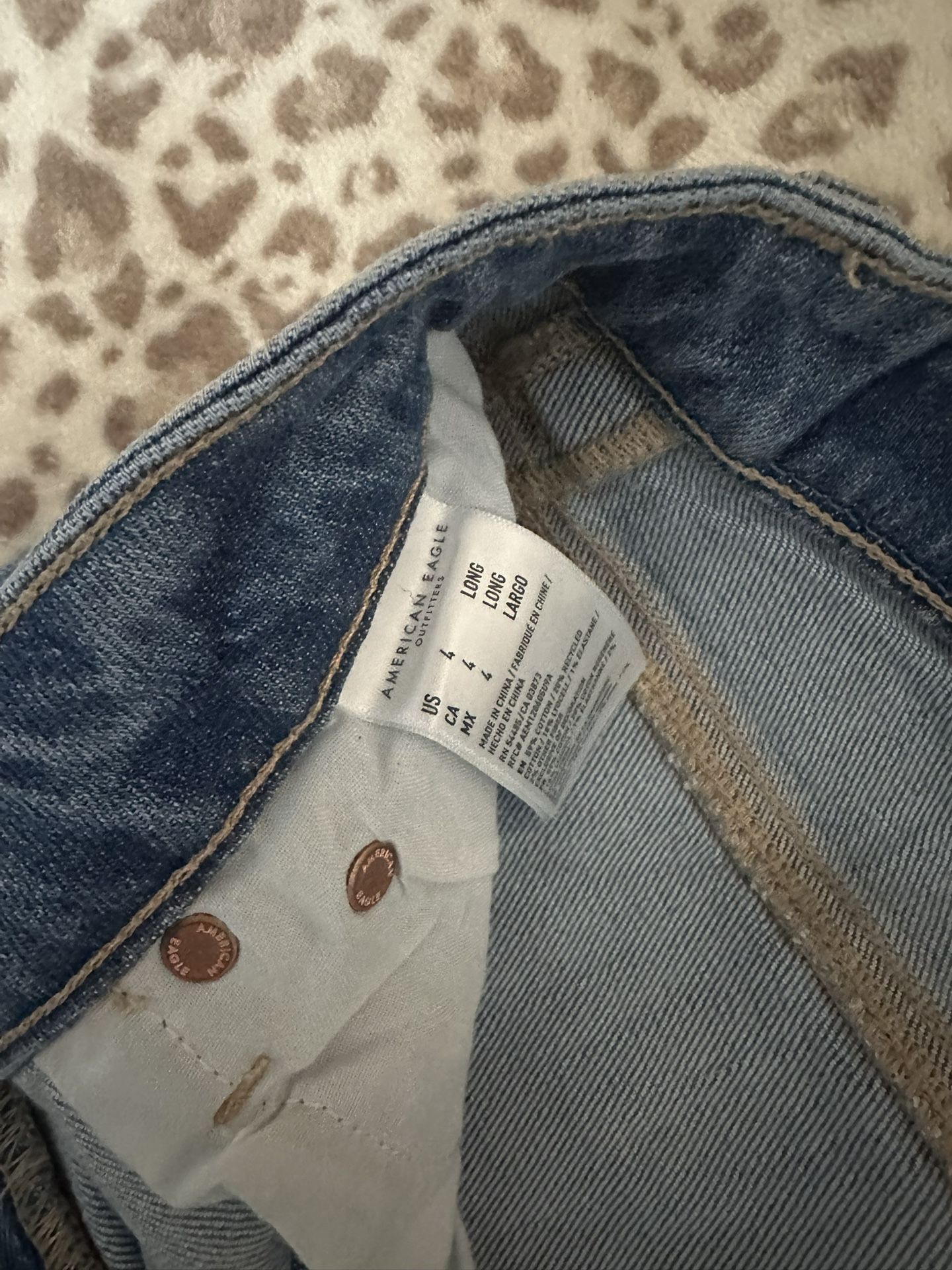 American Eagle Size 4 L