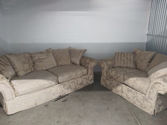 White shine couch