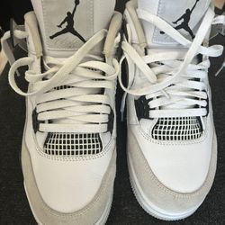 Jordan 4s