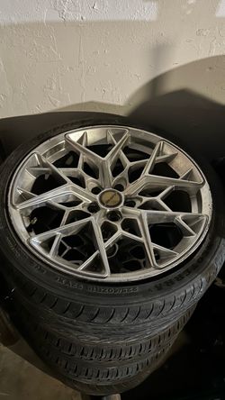 Swift 5 lug 18x8.5 wheels with tire