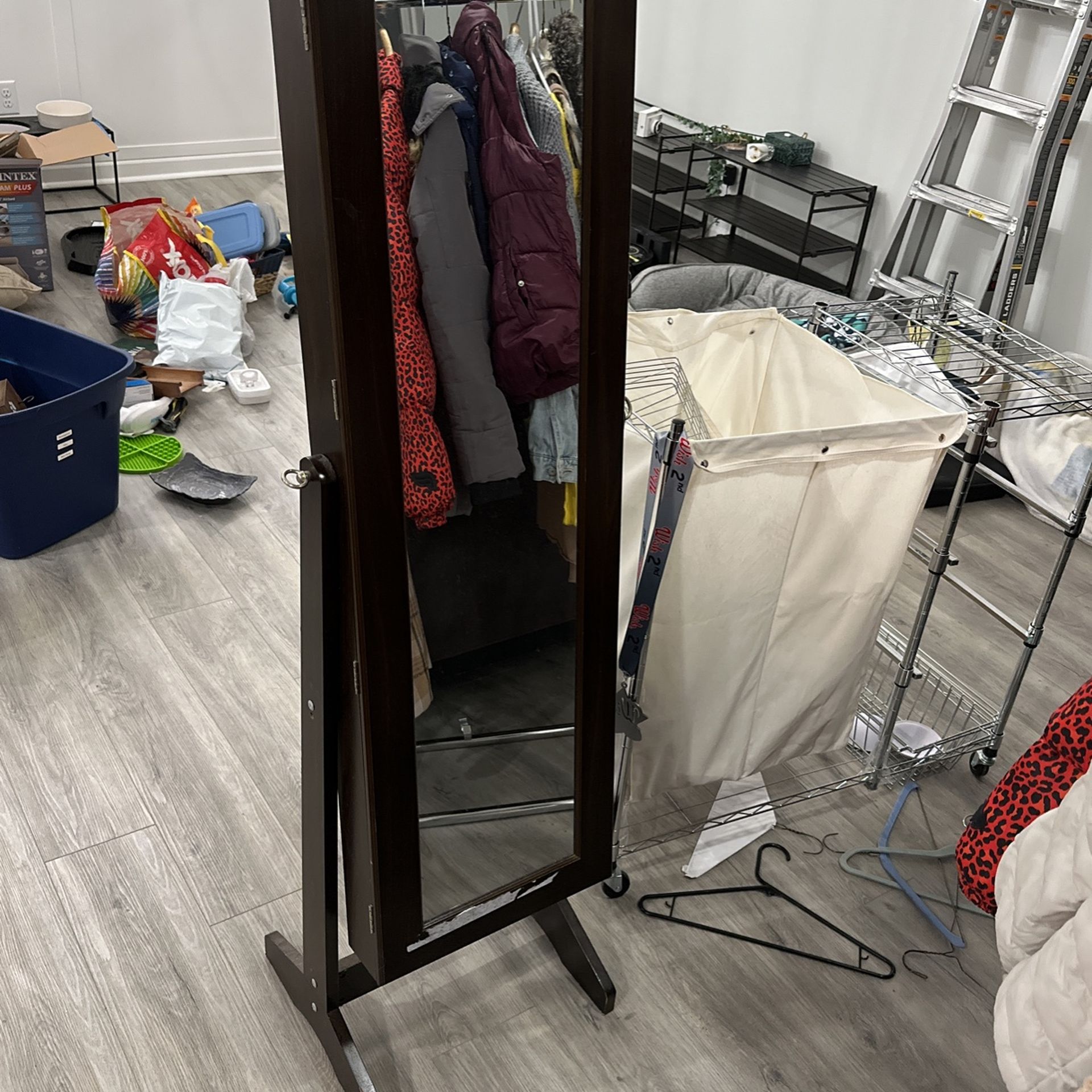 Mirror Jewelery Storage