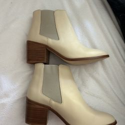 Nisolo Real Leather White Chelsea Boots 8.5