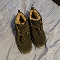 UGGS SIZE 11