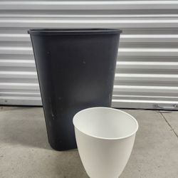 Hefty Kitchen Trash Can & White Bathroom Trash Can