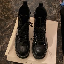 Black Boots Women’s 8