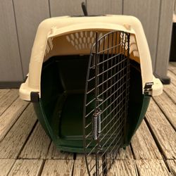 Petmate Ruffmaxx Travel Carrier Outdoor Dog Kennel, 360-degree Ventilation, 26", Almond & Green, Made in USA