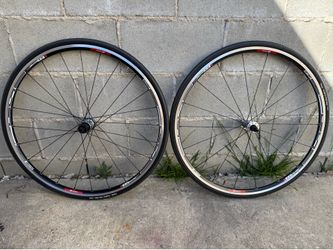 Dt Swiss R1650 tubeless wheel set with Vittoria Pro Slick tires all in excellent condition
