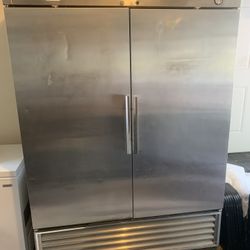 2 Door Commercial Cooler **Please Read Description**