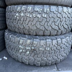 Pair Of 2 Used BFGoodrich KO2 LT285/70/R17 33/12.50/R17