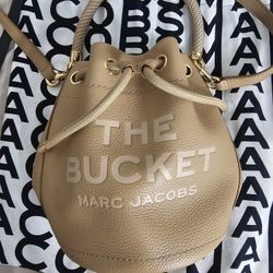 The Bucket Marc Jacobs 