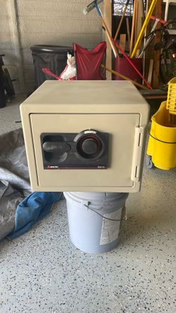 Sentry SO210 Combination Safe – Refurbished & Repain