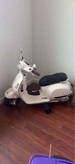 Vespa Kids Ride-On Electric Scooter