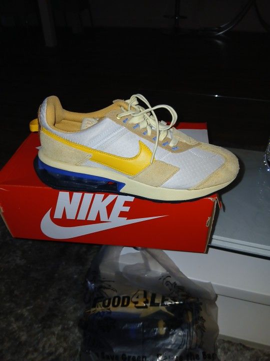 NIKE AIR MAX PREDAY