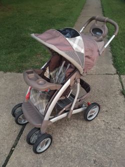 LNEW. Graco fold up stroller very nice only $35 firm