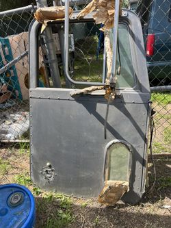 2000 Peterbil 379 Passenger Door