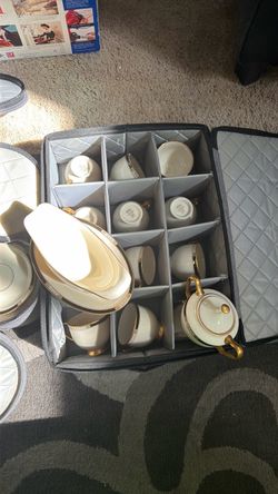 Like NEW Lenox China Presidential Collection Hancock  73 Piece Place Setting -