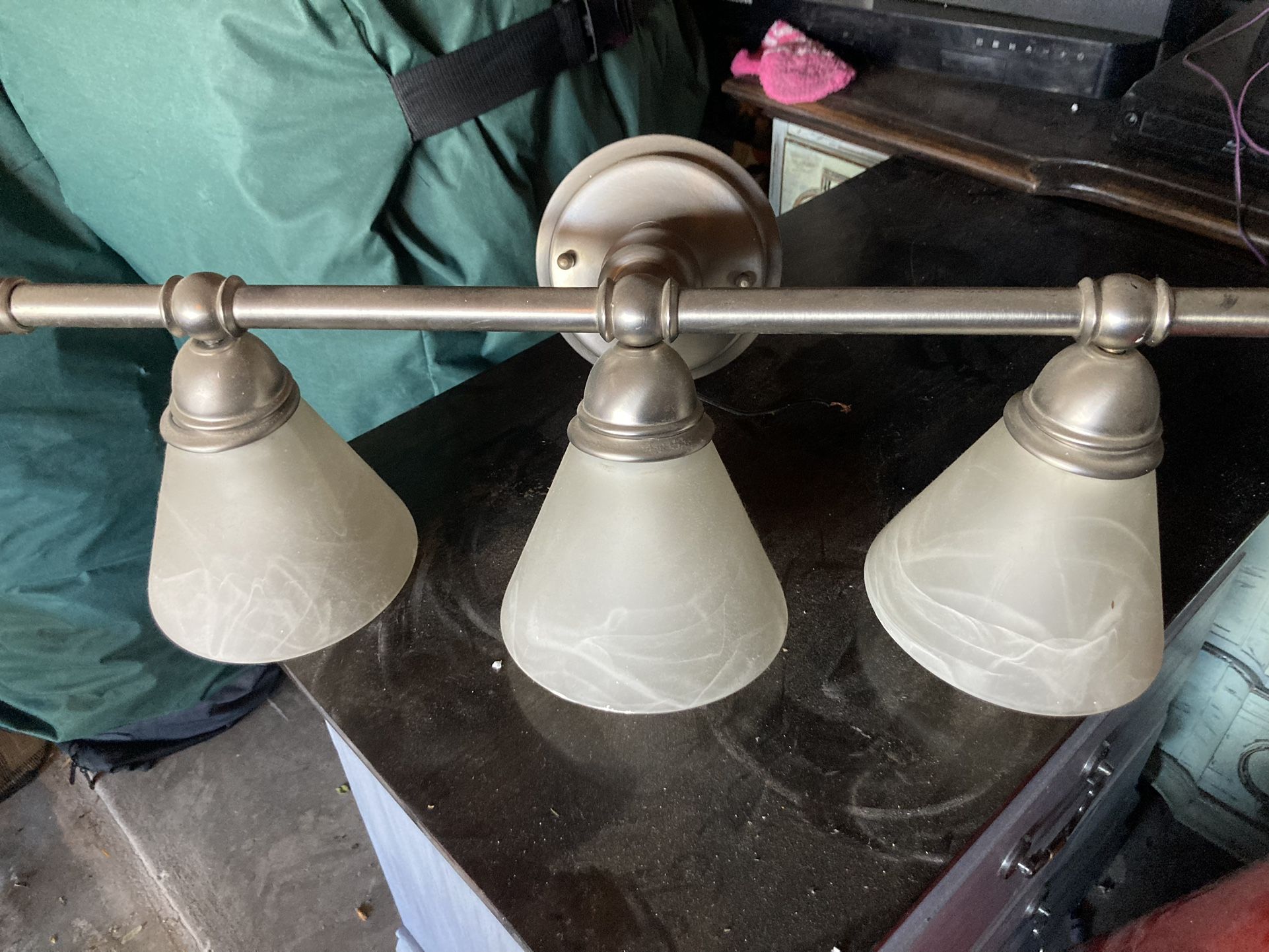 WALL LIGHT FIXTURE $15