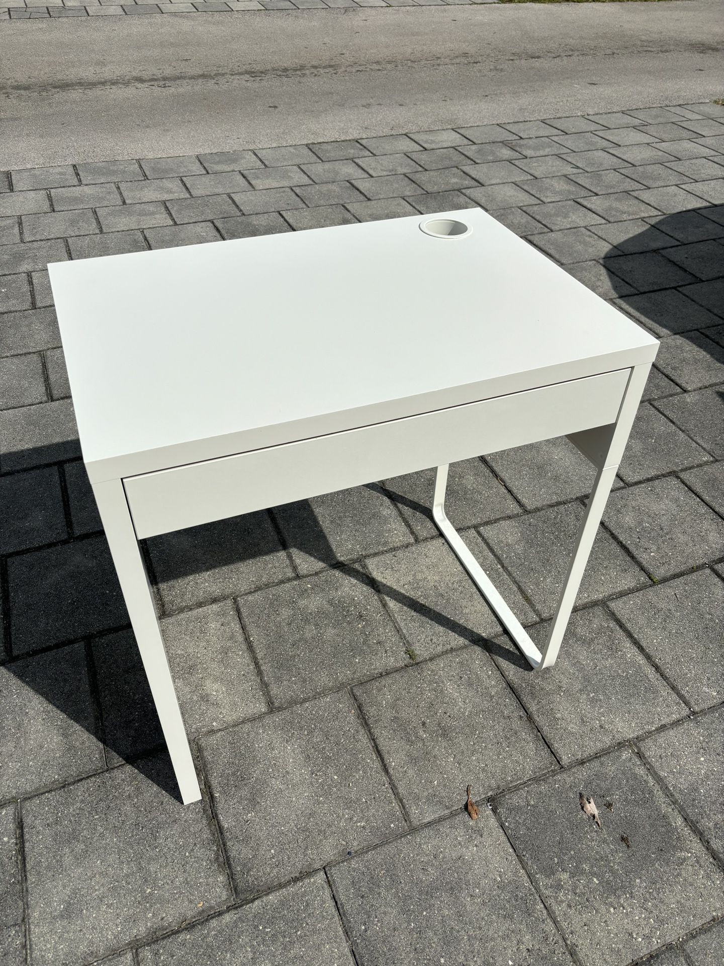 Desk “Micke” White from Ikea 