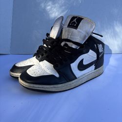 Nike Air Jordan 1 Mid sneaker Size 8