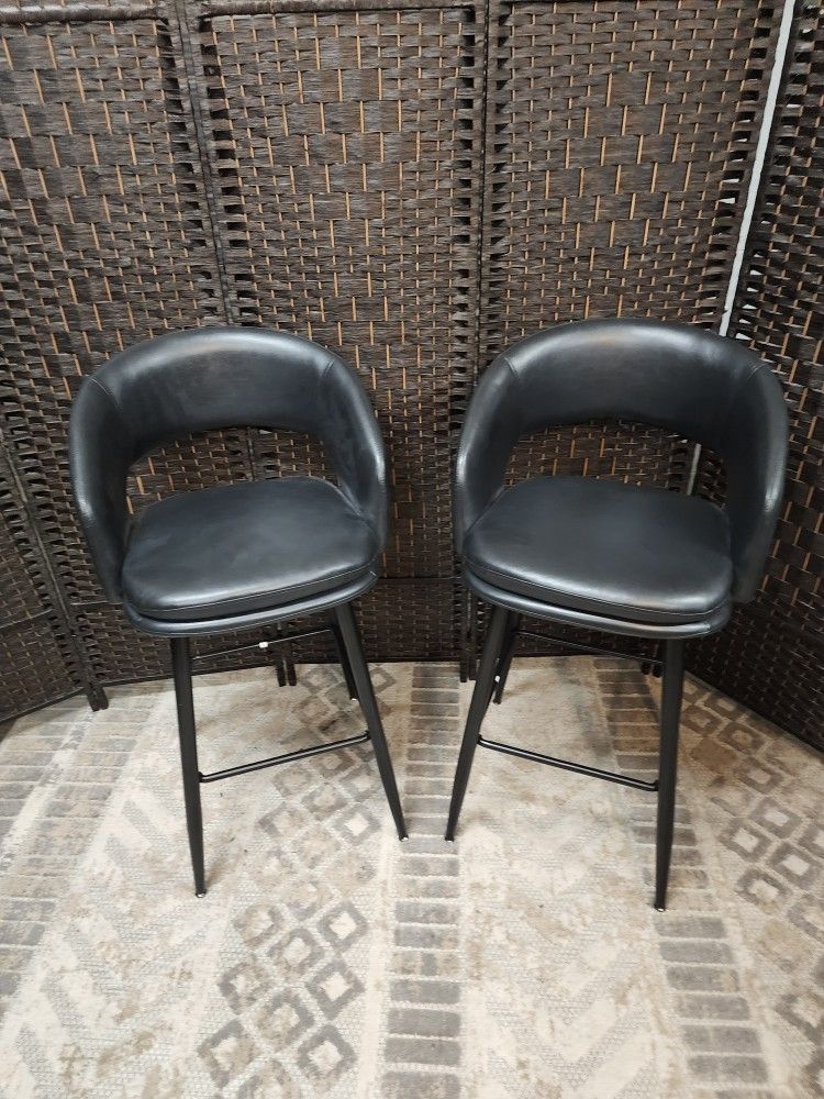 *** MATCHING PAIR OF BAR STOOLS ***