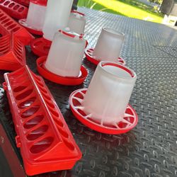 Bebederos Y Comederos New 