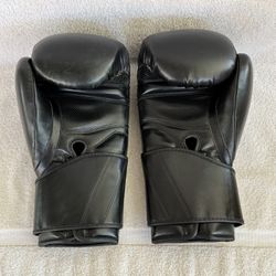 RDX 16 Ounce Boxing Gloves, Great Condition
