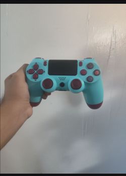 Brand New PS4 controller Berry Blue Fully Working and Tested DualShock 4