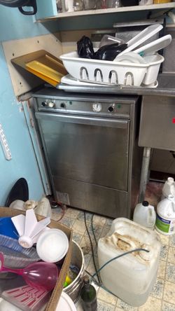 Commercial dishwasher works perfect. Wash dishes in less than two minutes.