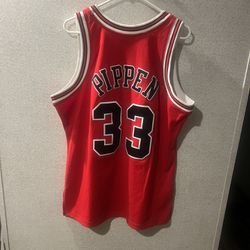 Men's Chicago Bulls Scottie Pippen Mitchell & Ness Red 1997-98 Hardwood Classics Swingman Jersey