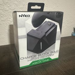 Xbox Controller Recharging Stand 