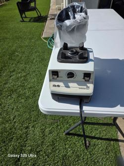 Vita-Mix 5000 Total Nutrition Center Blender Base