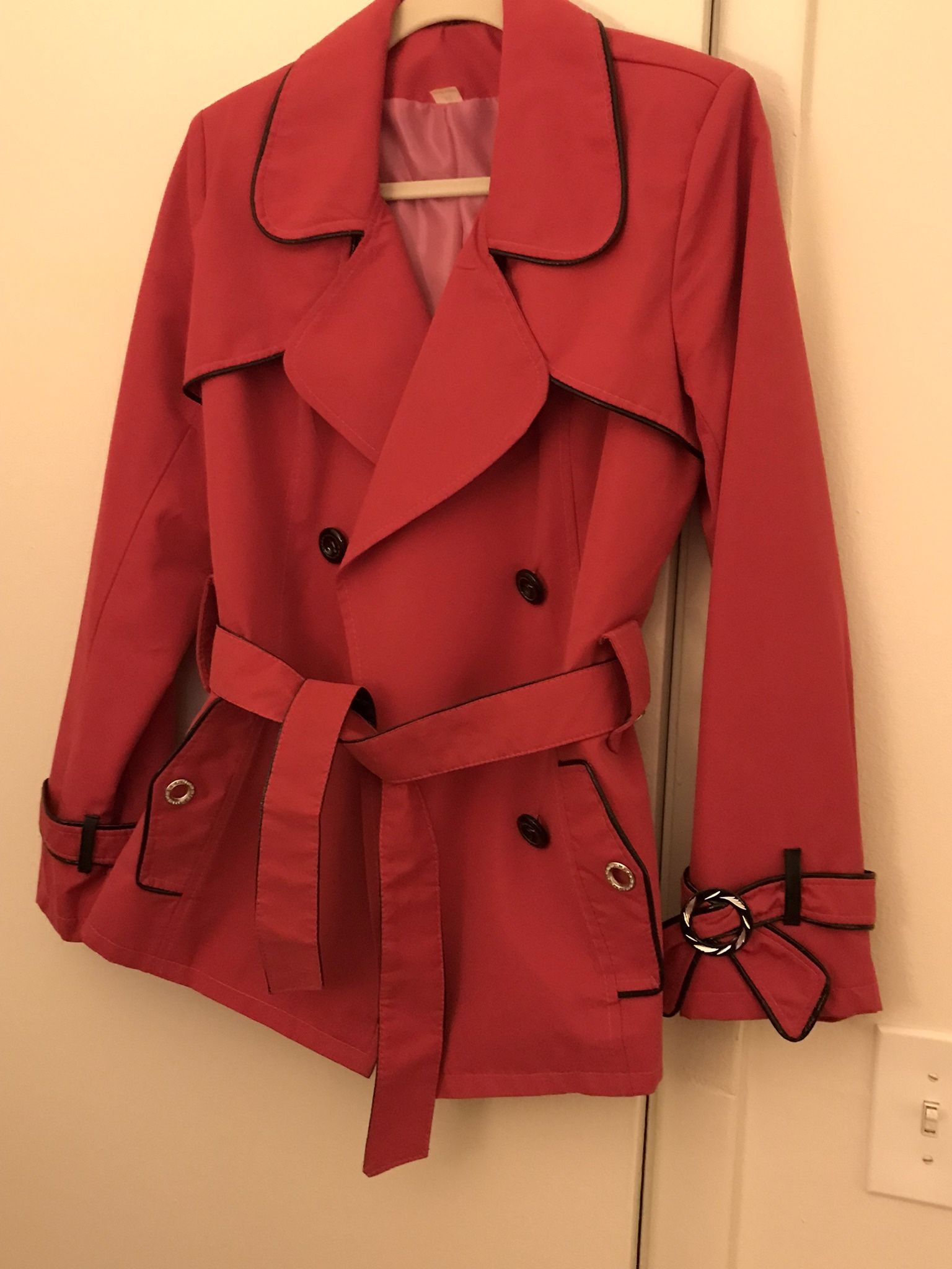 Fashionable Lightweight Women Jacket