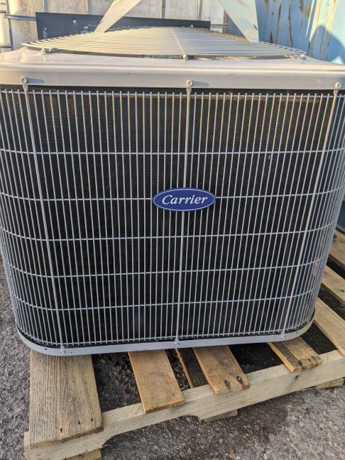 2012 carrier 3.5 Ton AC Condenser heat pump R410a 

**Fully charged with R410a refrigerant**