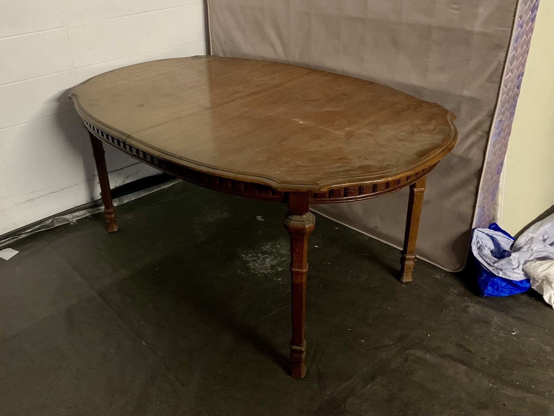 Antique dining table 1950s. Comes with table leaf. Must go this week