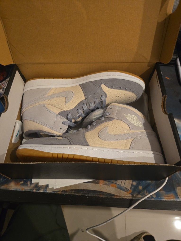 Jordan 1 Mid Coconut New