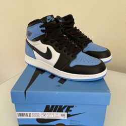 Air Jordan 1 High UNC