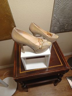Enzo Angiolini Gold Sparkly Heels