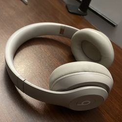 Beats Studio Pro (Newest Model) Headphones