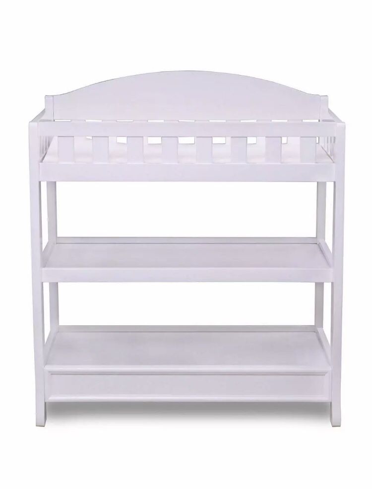 VERY NICE WHITE DELTA CHANGING TABLE⭐️BRAND NEW⭐️FREE LOCAL DELIVERY 🚚
