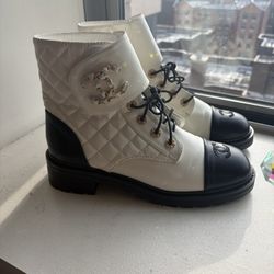 CHANEL combat Boots 41 