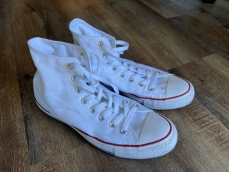 Chuck Taylor All Star High Top - Size 9 Mens